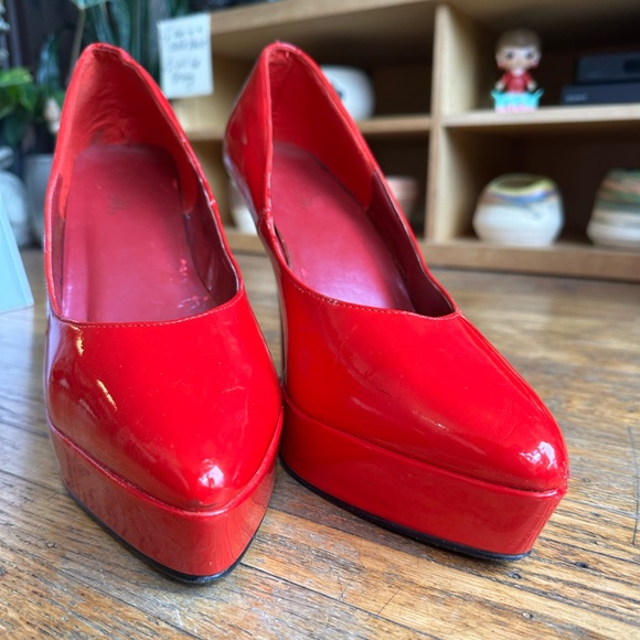 PLEASER RED PLATFORMS - Picture 6 of 14